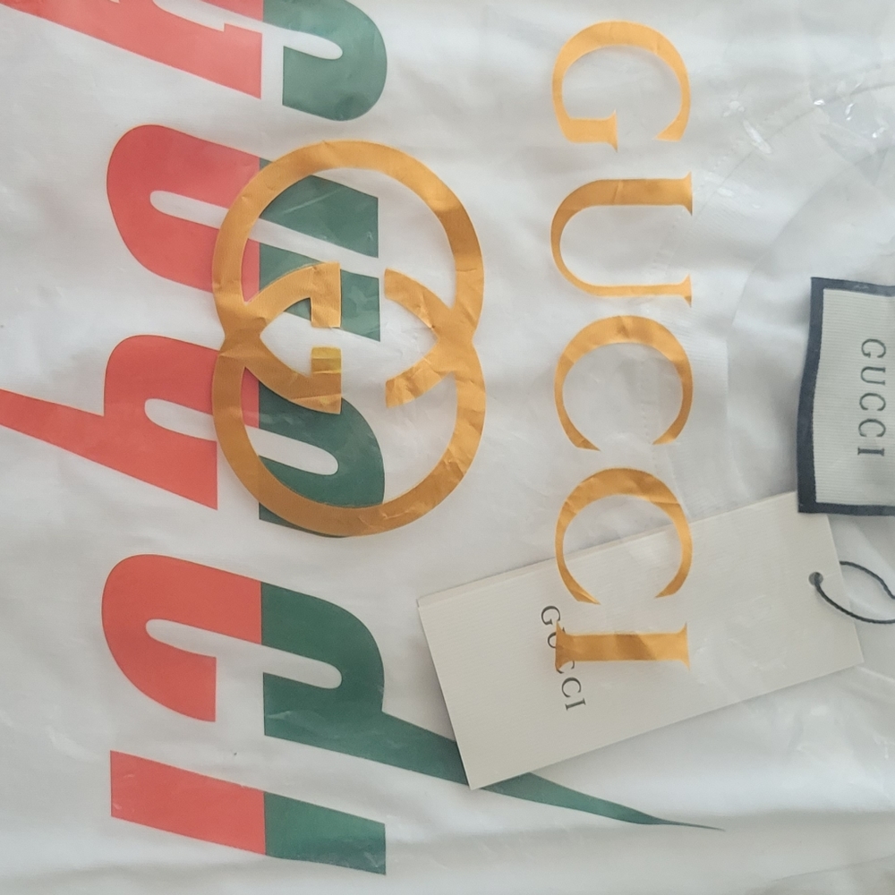 New with tags Gucci tee RUNS SMALL